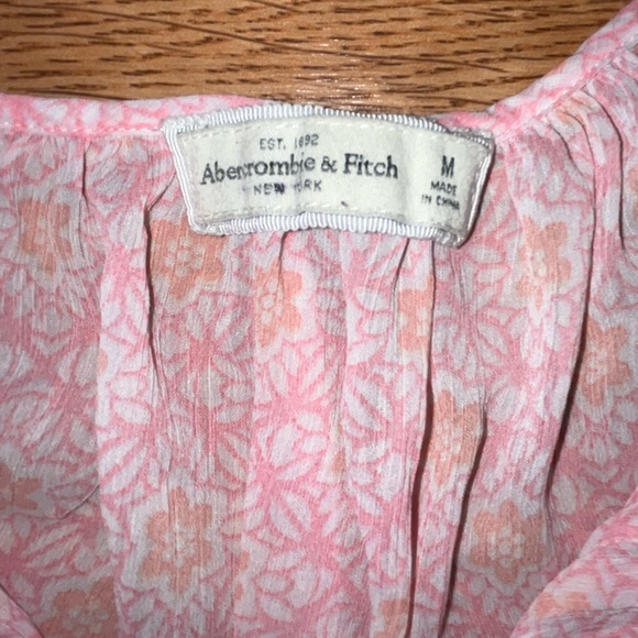 Bundle of Medium Tops - Picture 5 of 8